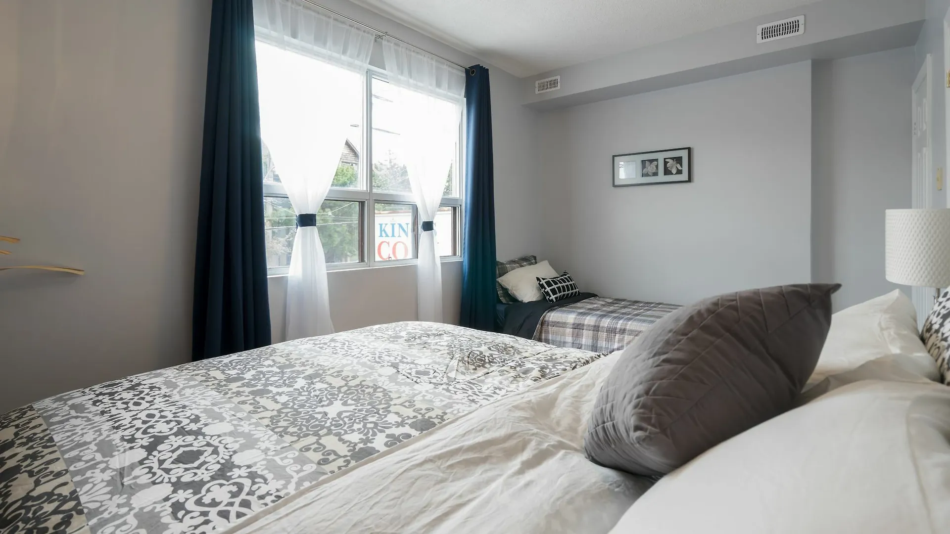 Apartment Applewood Suites - King West Lofts Toronto