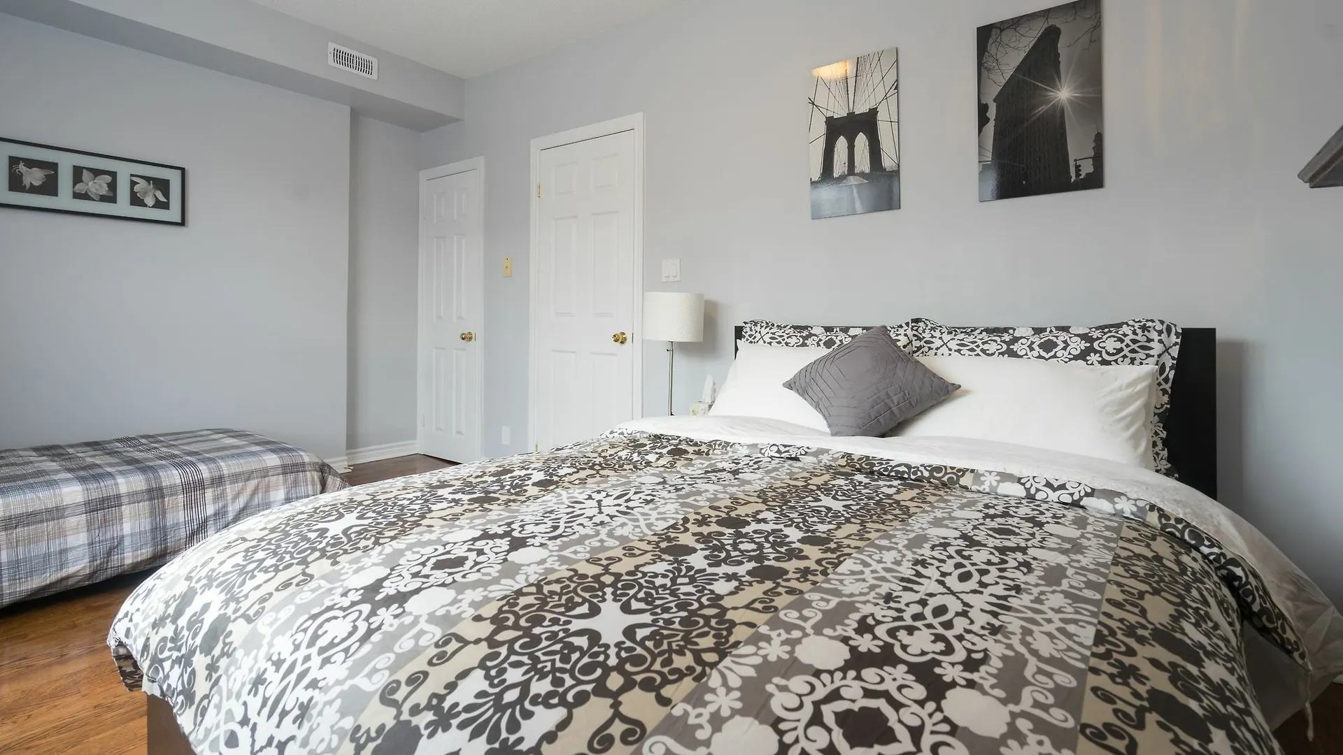 Apartment Applewood Suites - King West Lofts Toronto