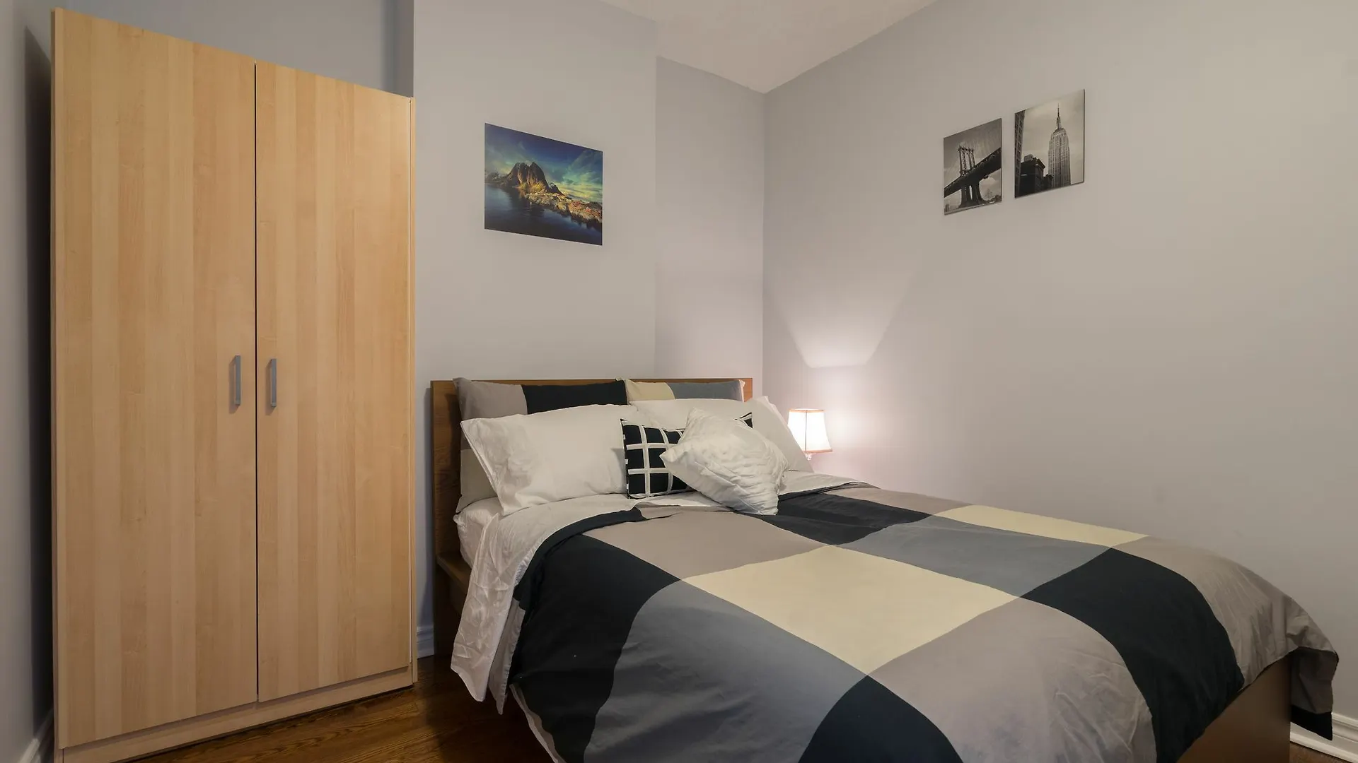 Applewood Suites - King West Lofts Toronto Apartment