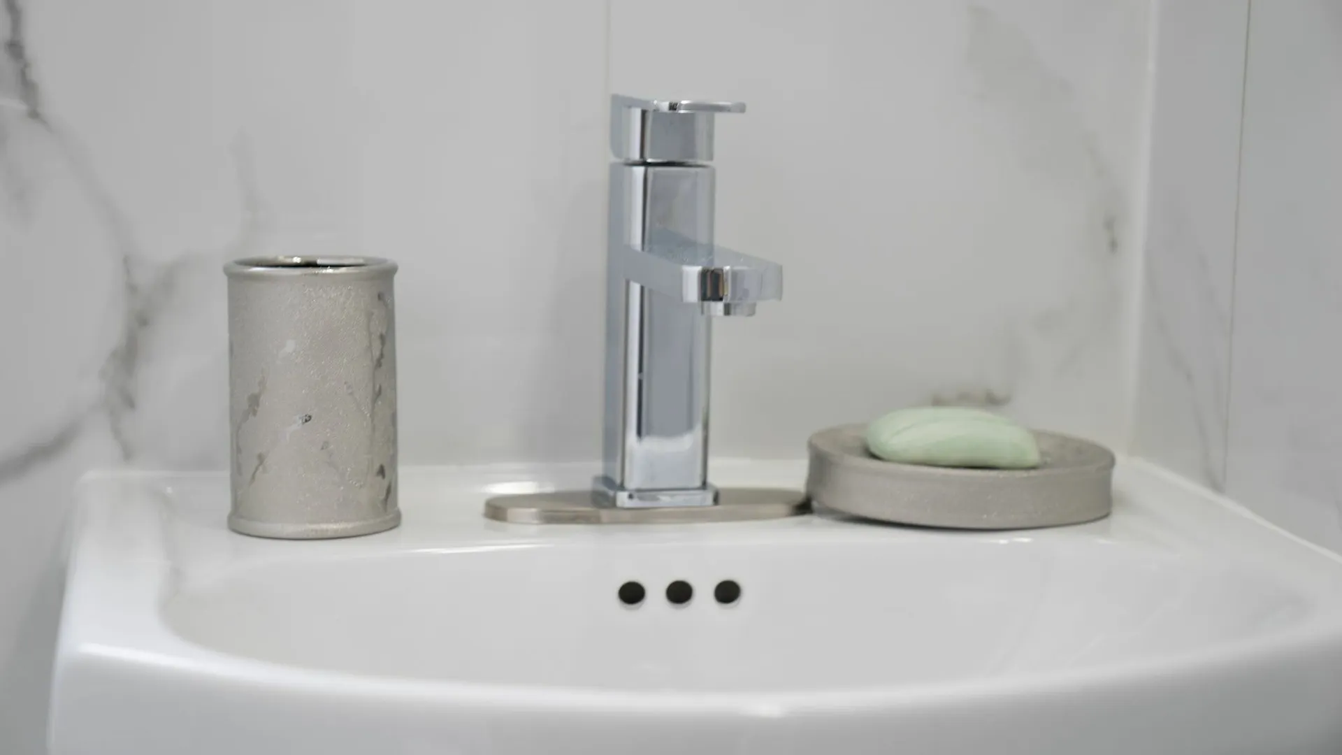 Applewood Suites - King West Lofts Toronto Apartment