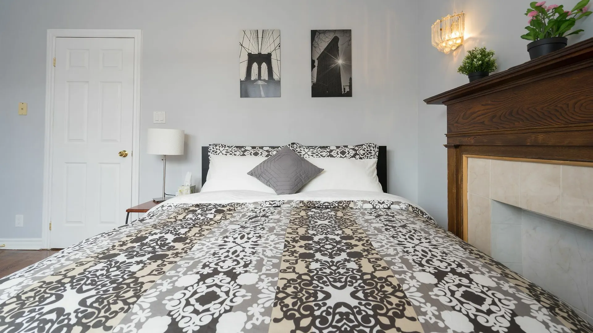 Applewood Suites - King West Lofts Toronto Apartment